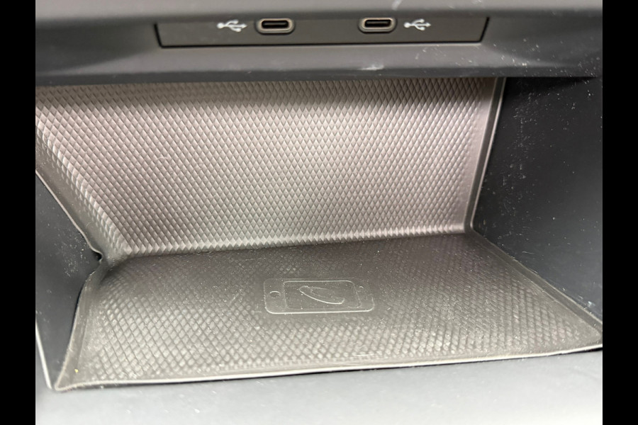 Volkswagen Golf 1.4 eHybrid Style DSG | Panoramadak | Navigatie | Climate | ACC cruise| Memory Seat | 16".