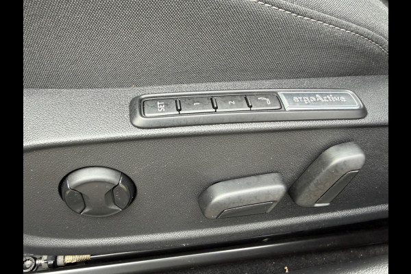 Volkswagen Golf 1.4 eHybrid Style DSG | Panoramadak | Navigatie | Climate | ACC cruise| Memory Seat | 16".