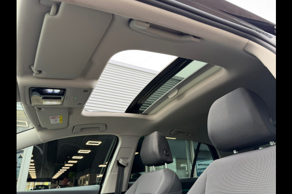 Volkswagen Golf 1.4 eHybrid Style DSG | Panoramadak | Navigatie | Climate | ACC cruise| Memory Seat | 16".