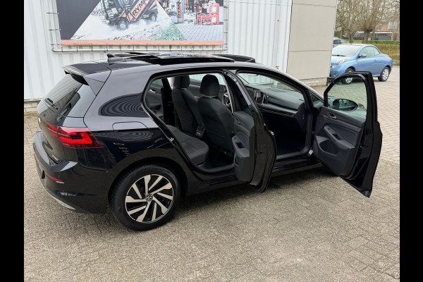 Volkswagen Golf 1.4 eHybrid Style DSG | Panoramadak | Navigatie | Climate | ACC cruise| Memory Seat | 16".