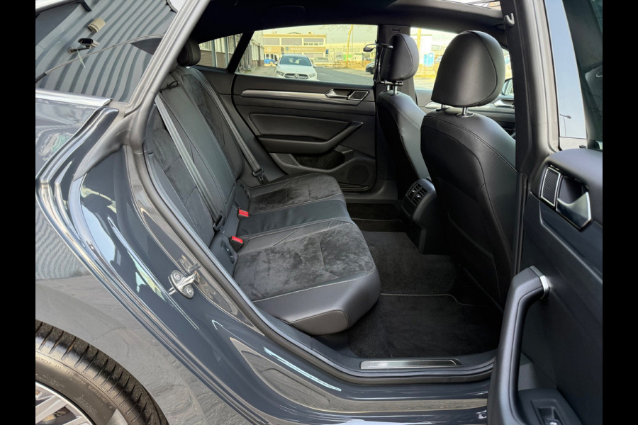 Volkswagen Arteon 2.0 TSI R-Line CAMERA/LMV18/NAVI/LEER/PANO