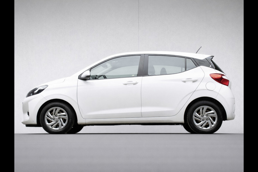 Hyundai i10 1.0 Comfort Sport (APPLE CARPLAY,NAVI,CAMERA,PDC,LED,CLIMATE,CRUISE,LANE ASSIST,SPORTSTOELEN,NETTE STAAT)