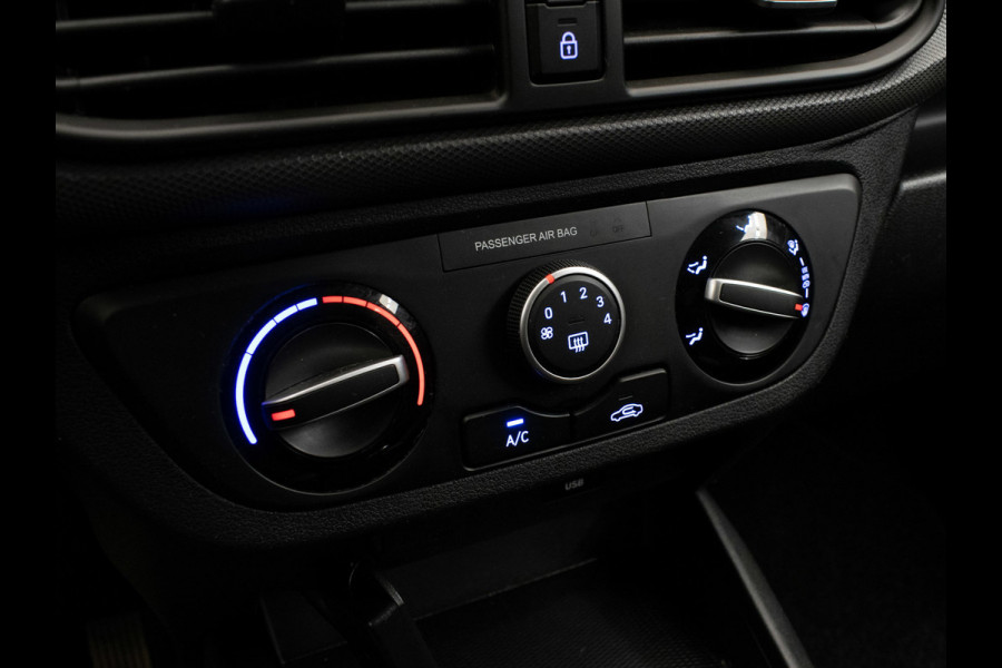 Hyundai i10 1.0 Comfort Sport (APPLE CARPLAY,NAVI,CAMERA,PDC,LED,CLIMATE,CRUISE,LANE ASSIST,SPORTSTOELEN,NETTE STAAT)