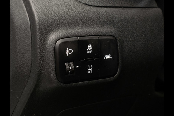 Hyundai i10 1.0 Comfort Sport (APPLE CARPLAY,NAVI,CAMERA,PDC,LED,CLIMATE,CRUISE,LANE ASSIST,SPORTSTOELEN,NETTE STAAT)