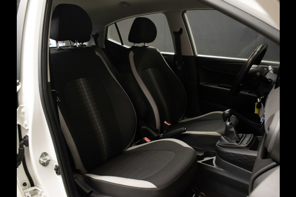 Hyundai i10 1.0 Comfort Sport (APPLE CARPLAY,NAVI,CAMERA,PDC,LED,CLIMATE,CRUISE,LANE ASSIST,SPORTSTOELEN,NETTE STAAT)