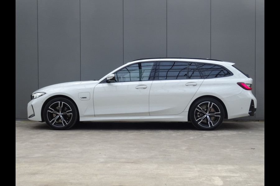 BMW 3 Serie Touring 330e * M-PAKKET * FACELIFT !!