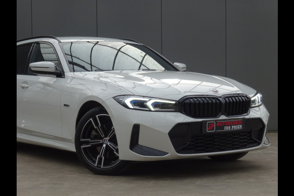 BMW 3 Serie Touring 330e * M-PAKKET * FACELIFT !!