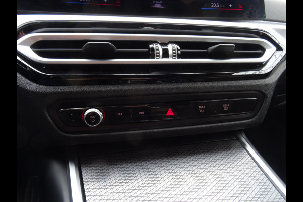 BMW 3 Serie Touring 330e * M-PAKKET * FACELIFT !!