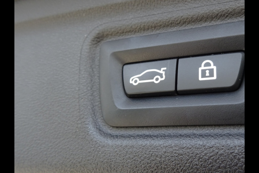 BMW 3 Serie Touring 330e * M-PAKKET * FACELIFT !!