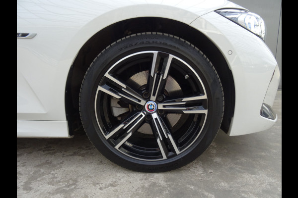 BMW 3 Serie Touring 330e * M-PAKKET * FACELIFT !!
