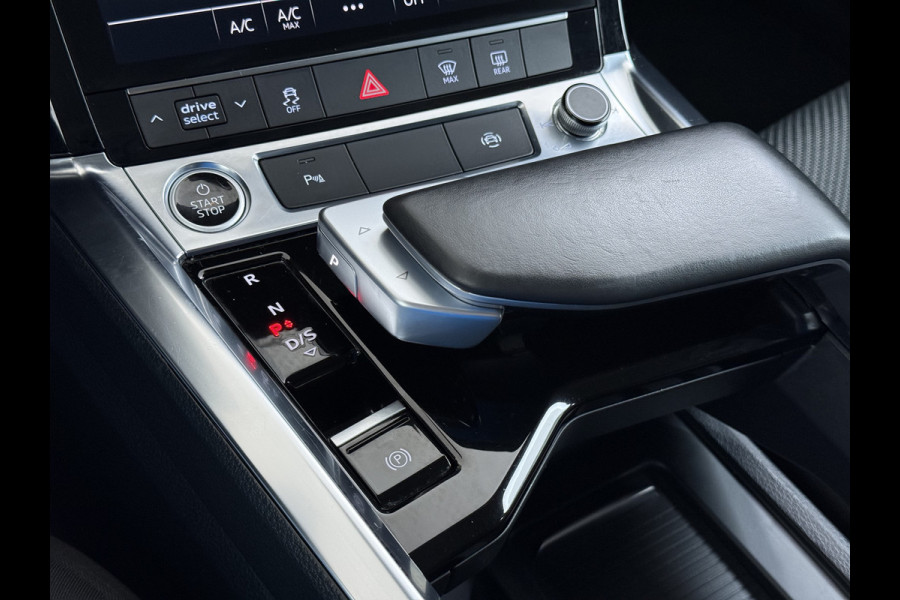 Audi e-tron 55 Quattro 408pk 95kWh SOH 92% Navi Luchtvering LED Ecc Edition Cruise Control Pdc Elek.Achterklep Lmv 19" Virtual Cockpit Led Isofix DAB Bluetooth 1e Eigenaar Origineel Nederlandse Auto Dealeronderhouden