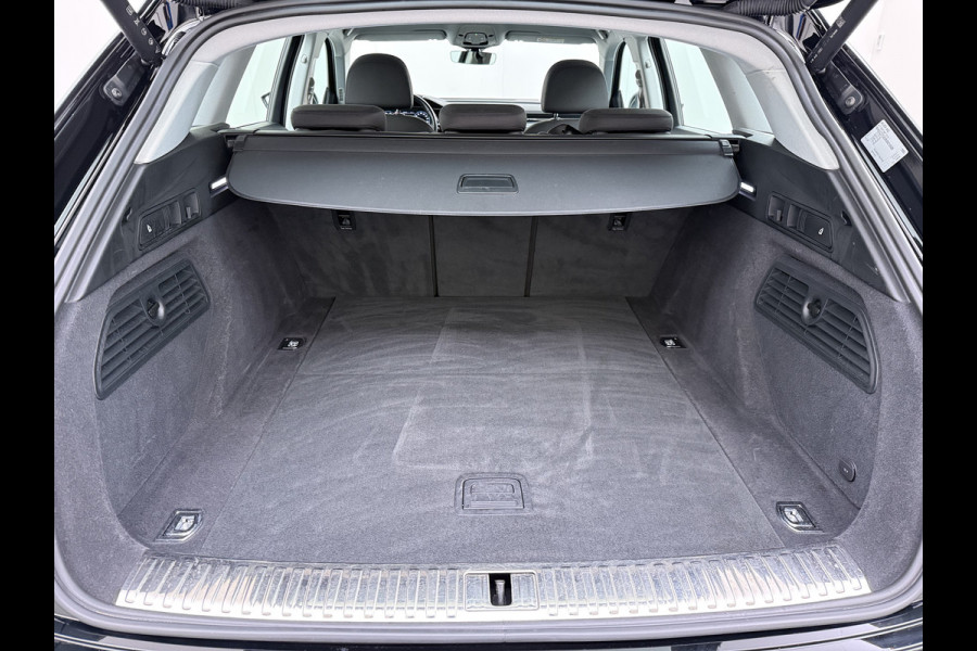 Audi e-tron 55 Quattro 408pk 95kWh SOH 92% Navi Luchtvering LED Ecc Edition Cruise Control Pdc Elek.Achterklep Lmv 19" Virtual Cockpit Led Isofix DAB Bluetooth 1e Eigenaar Origineel Nederlandse Auto Dealeronderhouden