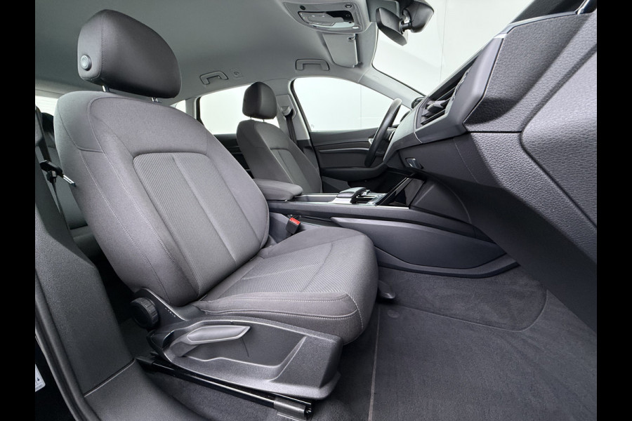 Audi e-tron 55 Quattro 408pk 95kWh SOH 92% Navi Luchtvering LED Ecc Edition Cruise Control Pdc Elek.Achterklep Lmv 19" Virtual Cockpit Led Isofix DAB Bluetooth 1e Eigenaar Origineel Nederlandse Auto Dealeronderhouden