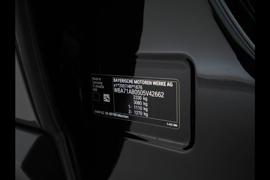 BMW X1 xDrive25e Sportline Business Edition Plus (Plug-In) (INCL-BTW) Aut. *PANO | LEATHER | FULL-LED | HEATED-SPORTSEATS | HIFI-SYSTEM | CAMERA | PRIVACYGLASS | NAVI-FULLMAP | ECC | HEAD-UP | PDC | KEYLESS | DAB | CRUISE | TOWBAR | AMBIENTLIGHT | 18