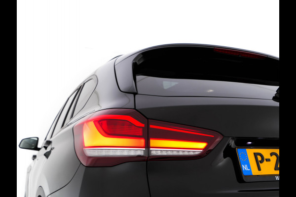 BMW X1 xDrive25e Sportline Business Edition Plus (Plug-In) (INCL-BTW) Aut. *PANO | LEATHER | FULL-LED | HEATED-SPORTSEATS | HIFI-SYSTEM | CAMERA | PRIVACYGLASS | NAVI-FULLMAP | ECC | HEAD-UP | PDC | KEYLESS | DAB | CRUISE | TOWBAR | AMBIENTLIGHT | 18