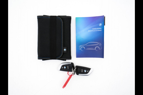 BMW X1 xDrive25e Sportline Business Edition Plus (Plug-In) (INCL-BTW) Aut. *PANO | LEATHER | FULL-LED | HEATED-SPORTSEATS | HIFI-SYSTEM | CAMERA | PRIVACYGLASS | NAVI-FULLMAP | ECC | HEAD-UP | PDC | KEYLESS | DAB | CRUISE | TOWBAR | AMBIENTLIGHT | 18