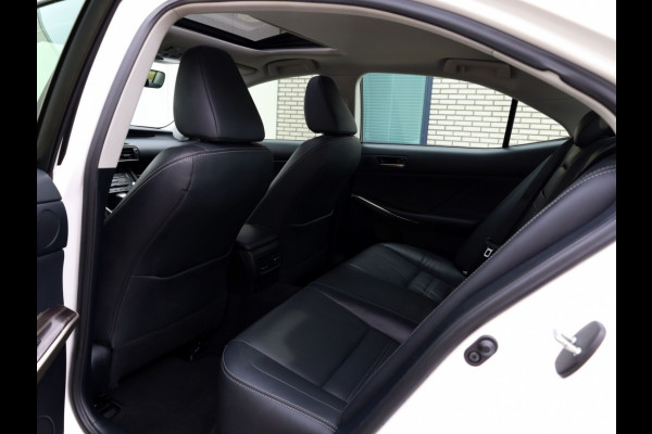 Lexus IS 300h Hybrid Luxury Line | Mark Levinson | Stoelventilatie | Schu