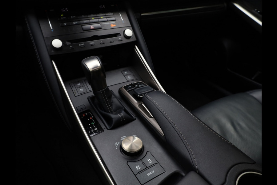 Lexus IS 300h Hybrid Luxury Line | Mark Levinson | Stoelventilatie | Schu