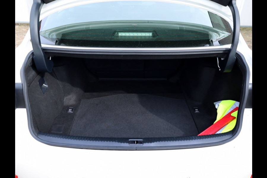 Lexus IS 300h Hybrid Luxury Line | Mark Levinson | Stoelventilatie | Schu