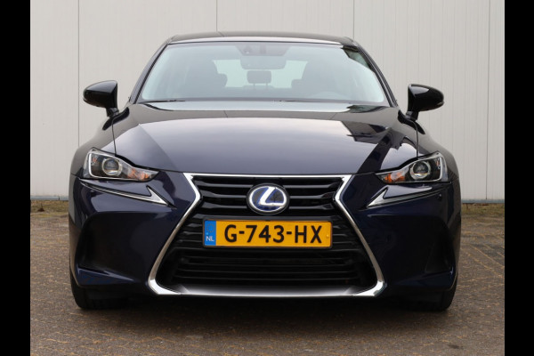 Lexus IS 300h Sport Edition | Stoelverwarming | Parkeersensoren | NL-Auto
