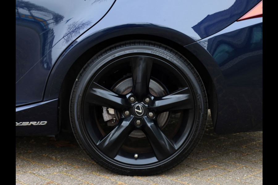Lexus IS 300h Sport Edition | Stoelverwarming | Parkeersensoren | NL-Auto
