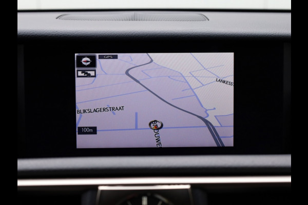 Lexus IS 300h Sport Edition | Stoelverwarming | Parkeersensoren | NL-Auto