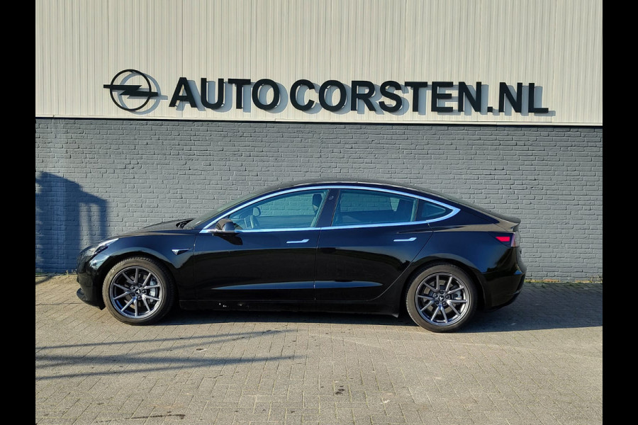 Tesla Model 3 SR+ 325PK AutoPilot Leer Pano-Dak Adaptive Cruise Camera's Elektr.-Stuur+Stoelen+Spiegels+Geheugen+Easy-Entry+Verwarmde stoelen  Ecc Navi Led DAB Voorverwarmen interieur via App Keyless One-Pedal-Drive SOH 82% 1e Eigenaar Origineel Nederlandse Auto 1.584kg licht!