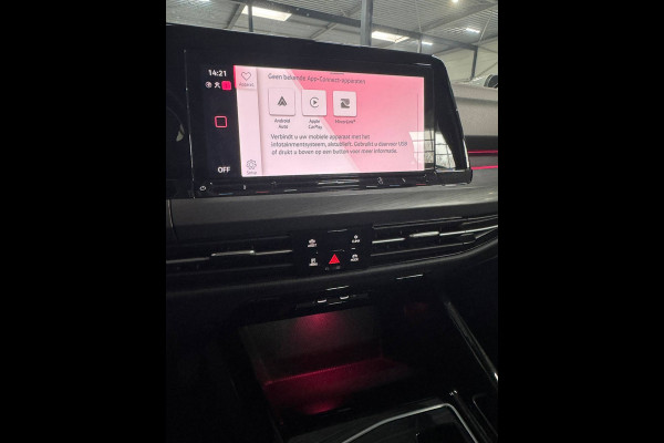 Volkswagen Golf 1.4 eHybrid Style | Memory seat | Massage | Adaptive cruise control | Elektrische stoel | Keyless | Apple Carplay | Parkeersensoren | Ambiance Verlichting |