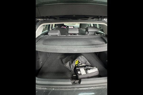 Volkswagen Golf 1.4 eHybrid Style | Memory seat | Massage | Adaptive cruise control | Elektrische stoel | Keyless | Apple Carplay | Parkeersensoren | Ambiance Verlichting |