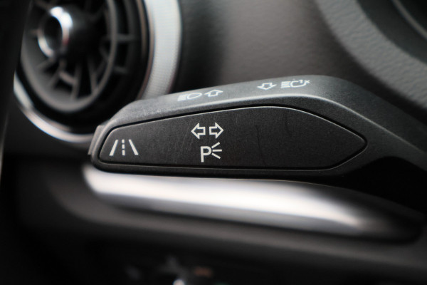 Audi A3 Sportback 1.4 e-tron Sport Pro Line plus S Line Virtual Cockpit, Navigatie, Camera, Keyless, LED, 18"