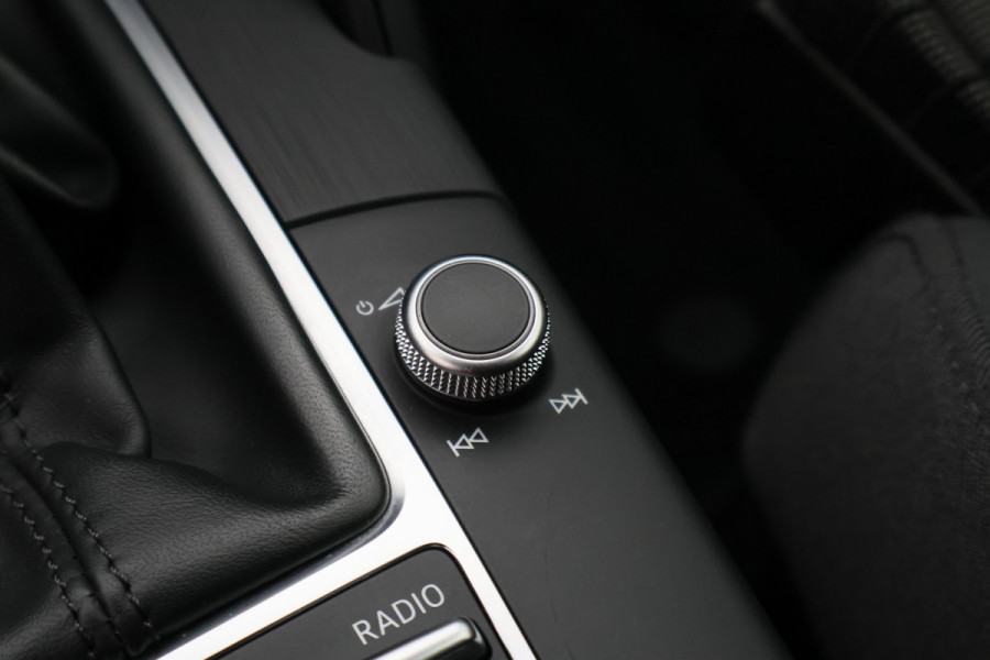 Audi A3 Sportback 1.4 e-tron Sport Pro Line plus S Line Virtual Cockpit, Navigatie, Camera, Keyless, LED, 18"