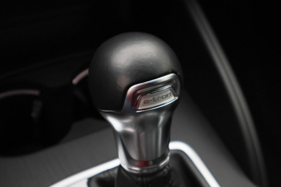 Audi A3 Sportback 1.4 e-tron Sport Pro Line plus S Line Virtual Cockpit, Navigatie, Camera, Keyless, LED, 18"