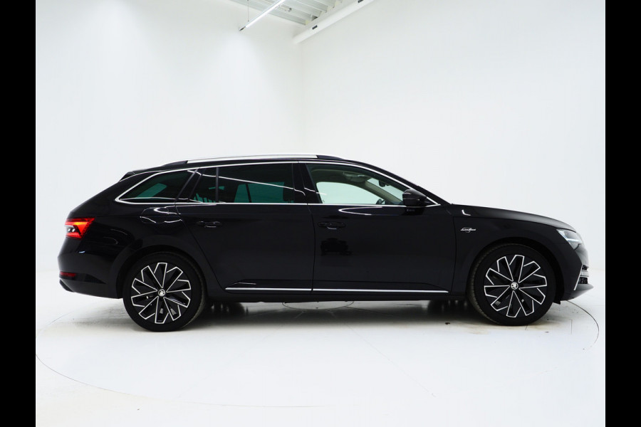 Škoda Superb Combi 1.4 TSI iV Laurin & Klement | Leder | Trekhaak | Canton | Adaptive Cruise | Keyless | Sfeerlicht | Memory | Carplay