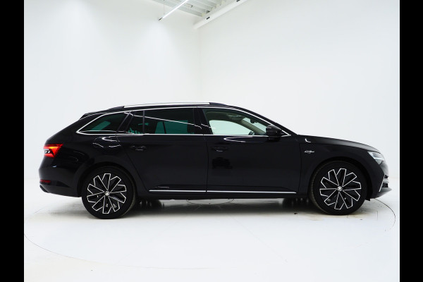 Škoda Superb Combi 1.4 TSI iV Laurin & Klement | Leder | Trekhaak | Canton | Adaptive Cruise | Keyless | Sfeerlicht | Memory | Carplay