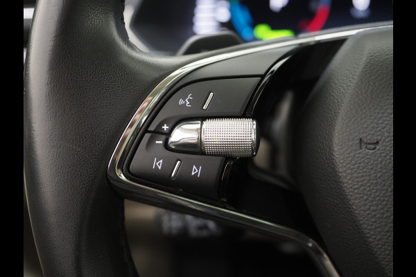 Škoda Superb Combi 1.4 TSI iV Laurin & Klement | Leder | Trekhaak | Canton | Adaptive Cruise | Keyless | Sfeerlicht | Memory | Carplay