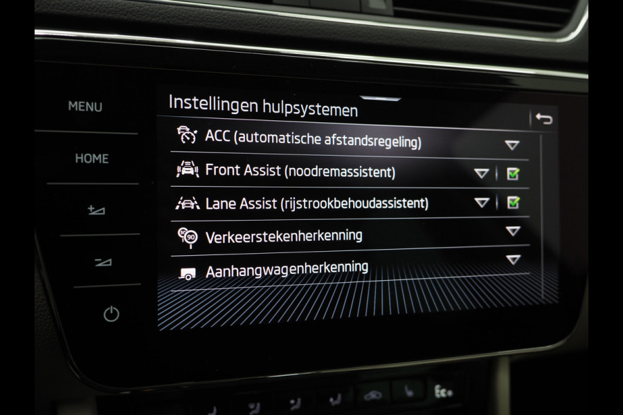 Škoda Superb Combi 1.4 TSI iV Laurin & Klement | Leder | Trekhaak | Canton | Adaptive Cruise | Keyless | Sfeerlicht | Memory | Carplay