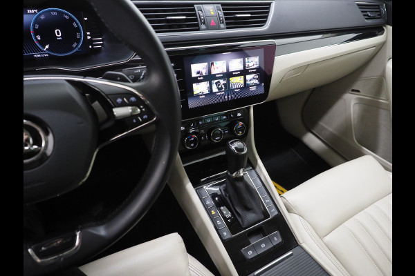 Škoda Superb Combi 1.4 TSI iV Laurin & Klement | Leder | Trekhaak | Canton | Adaptive Cruise | Keyless | Sfeerlicht | Memory | Carplay