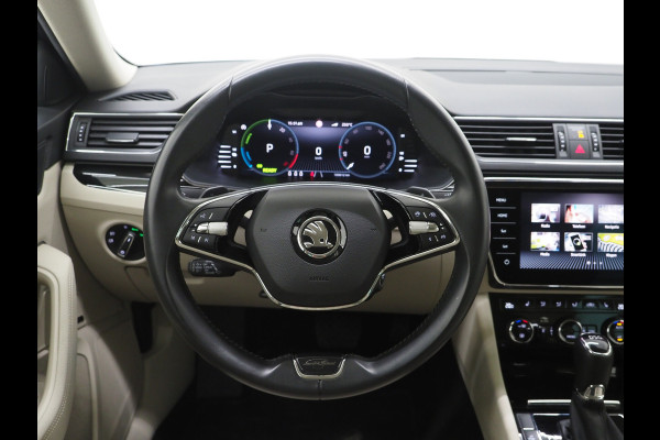 Škoda Superb Combi 1.4 TSI iV Laurin & Klement | Leder | Trekhaak | Canton | Adaptive Cruise | Keyless | Sfeerlicht | Memory | Carplay