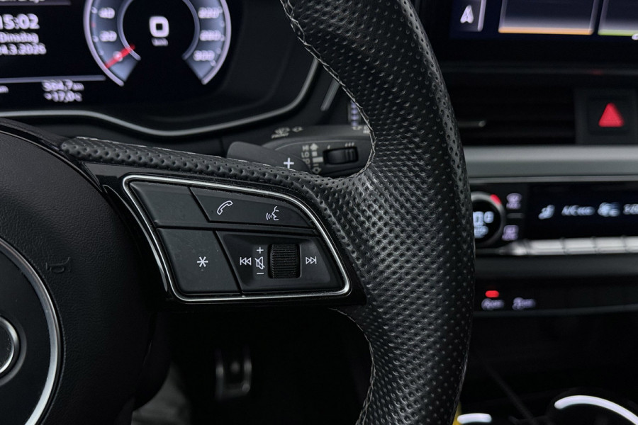 Audi A4 Avant 35 TFSI S edition 3x S-Line(NL-Auto, Dealer OnderH, Panorama, Navi, Carplay, StoelV, Digitale Dash, Cruise Con, Etc)