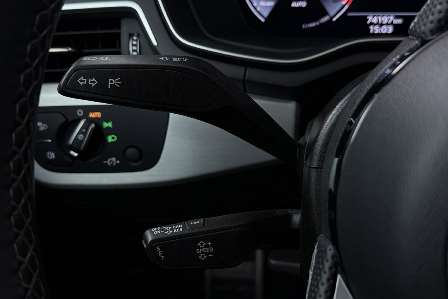 Audi A4 Avant 35 TFSI S edition 3x S-Line(NL-Auto, Dealer OnderH, Panorama, Navi, Carplay, StoelV, Digitale Dash, Cruise Con, Etc)