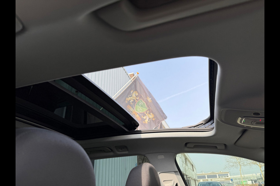 Audi A4 AVANT 35 TFSI Design ECC/PDC V&A/LED/LMV18/NAVI/PANO