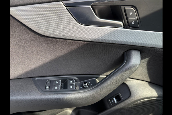 Audi A4 AVANT 35 TFSI Design ECC/PDC V&A/LED/LMV18/NAVI/PANO