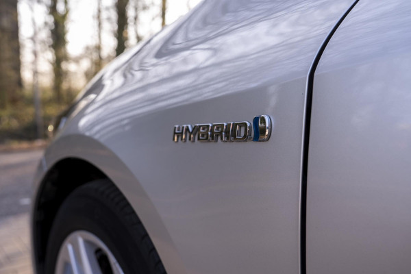 Toyota Corolla 1.8 Hybrid Business Plus | Navigatie | Camera | Clima