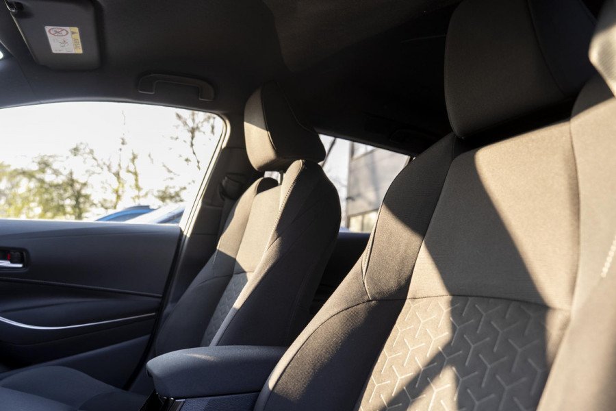 Toyota Corolla 1.8 Hybrid Business Plus | Navigatie | Camera | Clima