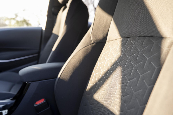 Toyota Corolla 1.8 Hybrid Business Plus | Navigatie | Camera | Clima