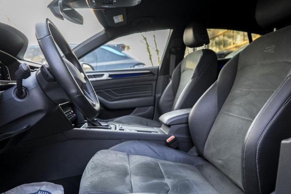 Volkswagen Arteon 2.0 TDI R-Line Business+ IQ Light | Elek Trekhaak | Navigatie | Camera | Dsg