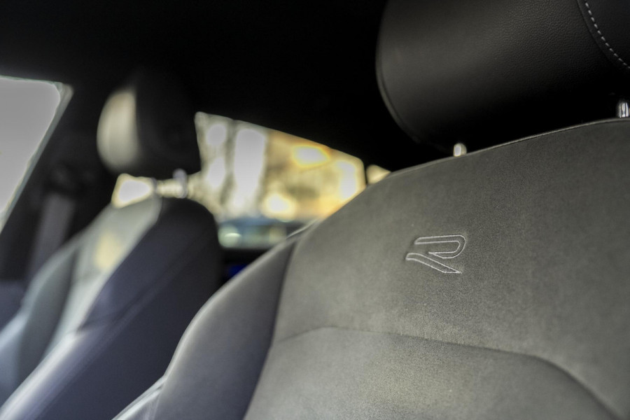 Volkswagen Arteon 2.0 TDI R-Line Business+ IQ Light | Elek Trekhaak | Navigatie | Camera | Dsg