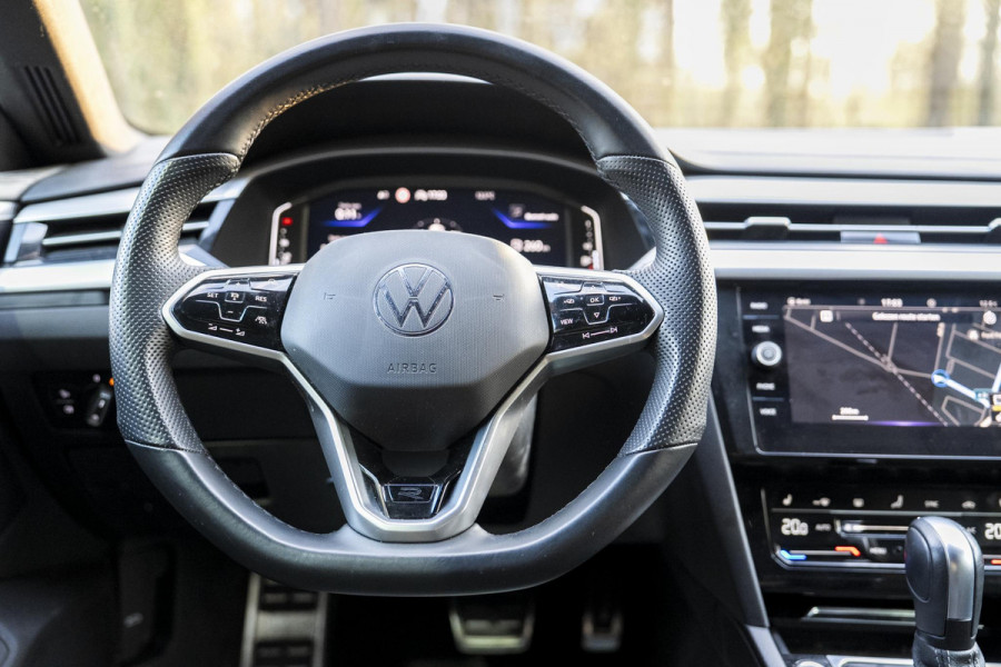 Volkswagen Arteon 2.0 TDI R-Line Business+ IQ Light | Elek Trekhaak | Navigatie | Camera | Dsg