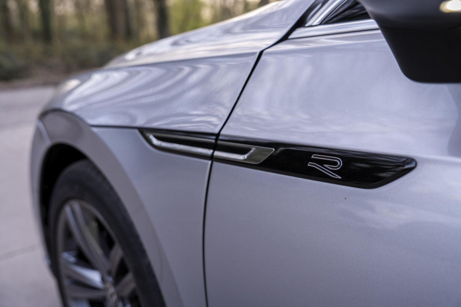 Volkswagen Arteon 2.0 TDI R-Line Business+ IQ Light | Elek Trekhaak | Navigatie | Camera | Dsg