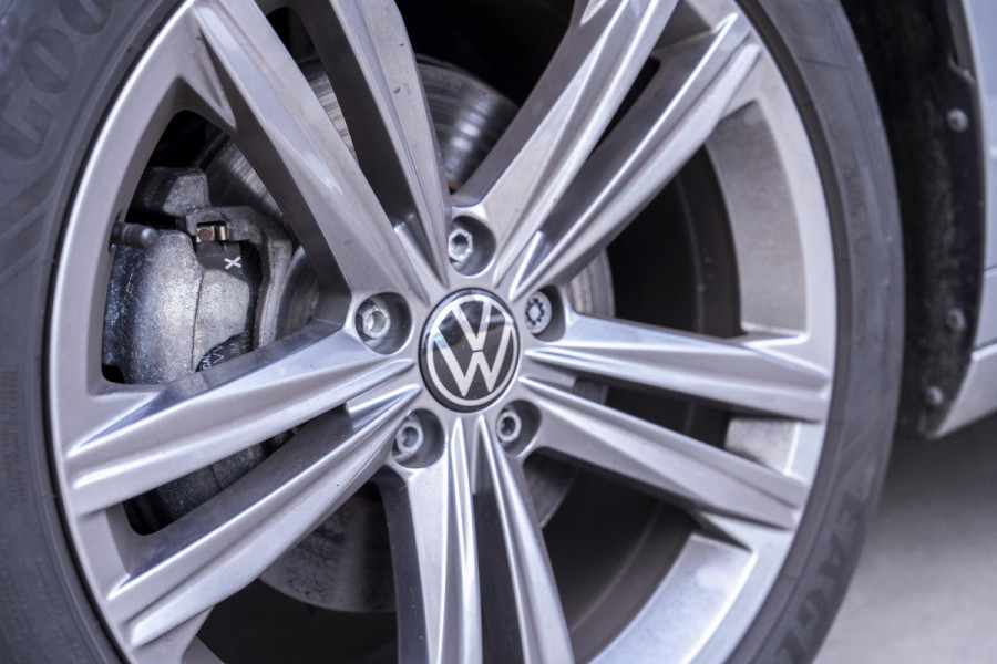 Volkswagen Arteon 2.0 TDI R-Line Business+ IQ Light | Elek Trekhaak | Navigatie | Camera | Dsg